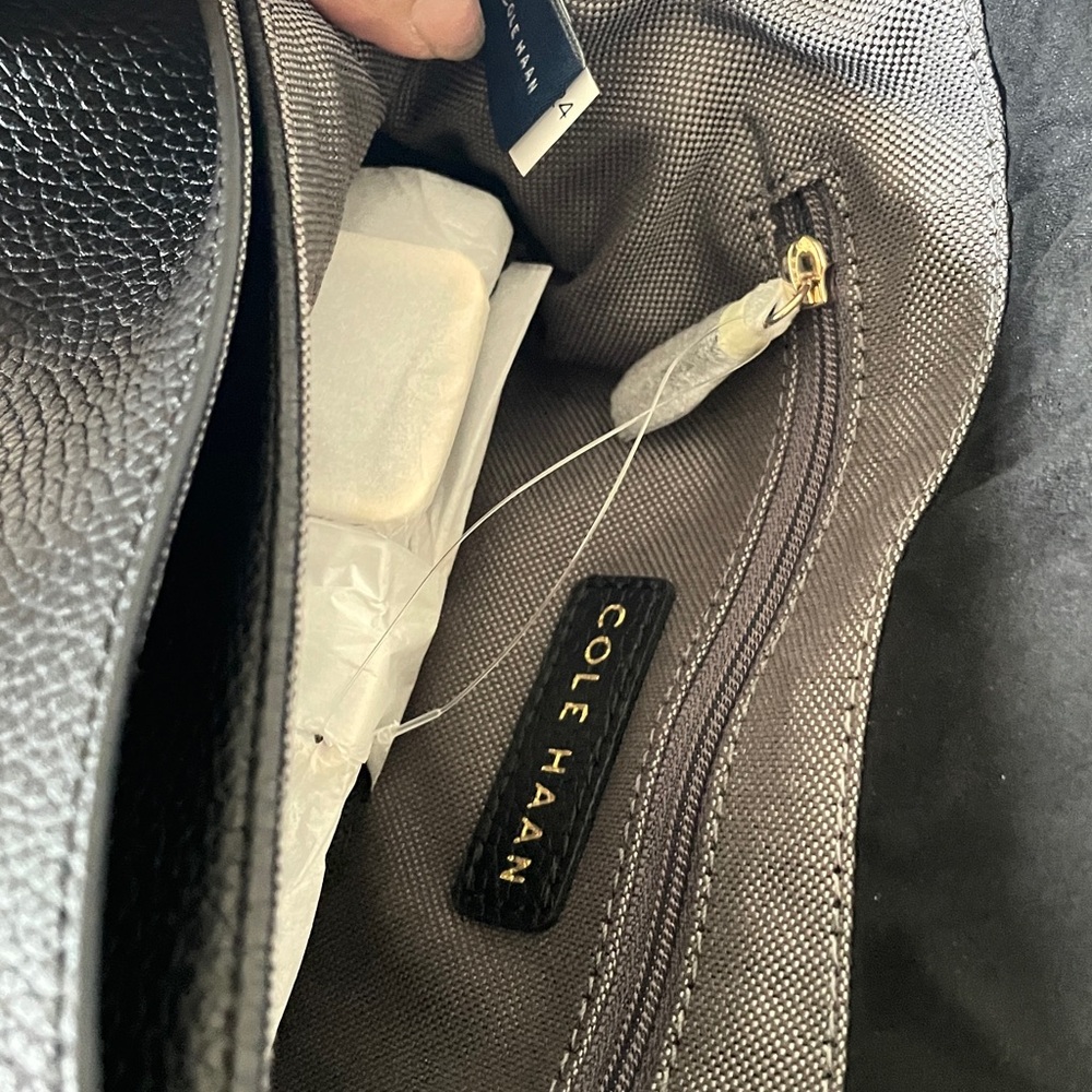 Black Leather Shoulder Bag - Picture 9 of 9